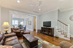 Gwinnett's Luxury Cottage- Private Courtyard & Off Street Parking Included!