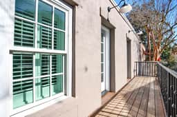 Downtown Savannah Studio Carriage House – Walk Everywhere