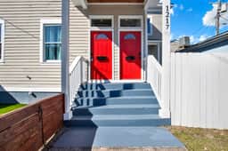 “Prime Jefferson Street Living — Modern Comfort in the Heart of Savannah”
