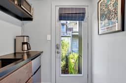 Escape to Tranquility: Your Hidden Retreat in a Charming Carriage House