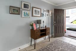 Historic District Garden Condo-Garage Parking! Pets Upon Approval!