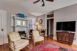 Classic Jones Street Apartment-Off Street Parking Spot Included!
