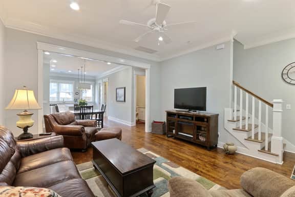 Gwinnett's Luxury Cottage- Private Courtyard & Off Street Parking Included!