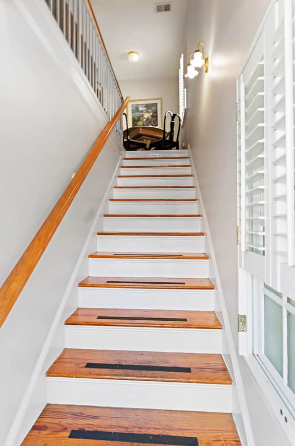Stunning Liberty Lane Carriage House.