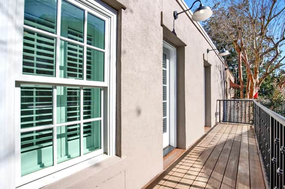 Downtown Savannah Studio Carriage House – Walk Everywhere