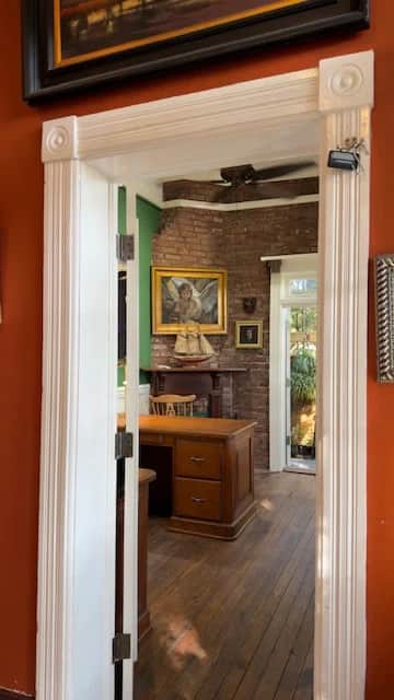 Elegant Victorian Stay Near Forsyth Park