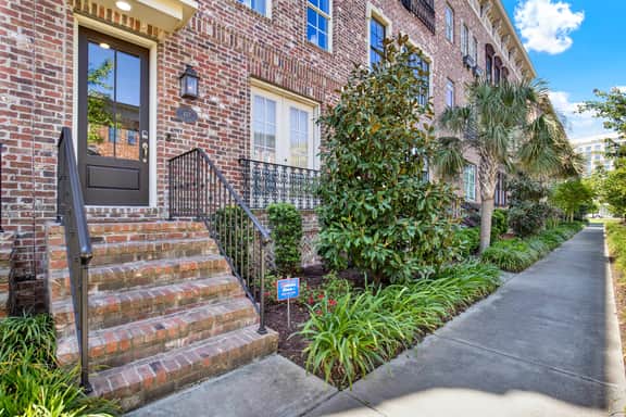 Graceful Living in the Heart of Savannah’s East River.