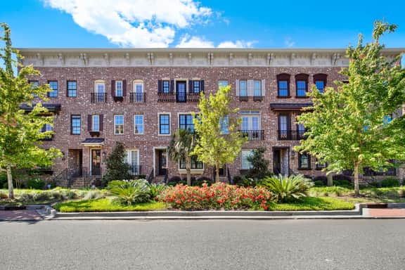 Graceful Living in the Heart of Savannah’s East River.