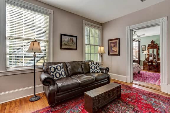 Classic Jones Street Apartment-Off Street Parking Spot Included!