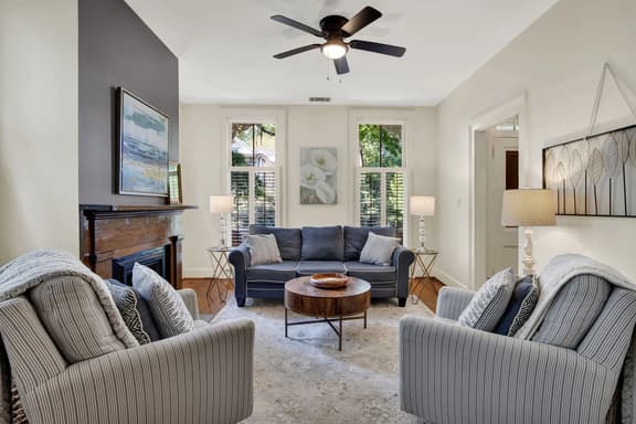 Steps from Forsyth Park-Parking Spot Included!